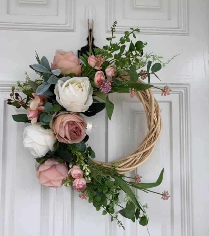 Image represents door wreath made from flowers of Peony