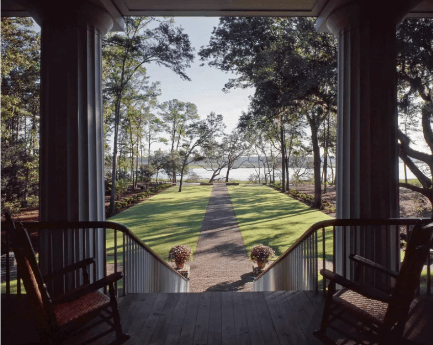 Front yard of the house of Ben Affleck