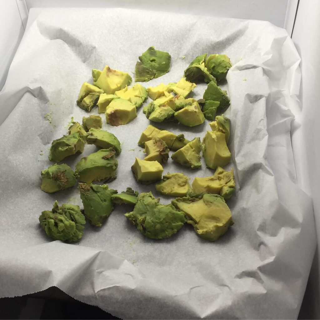 How To Freeze Avocados Without Turning Brown [4 Easy Methods]